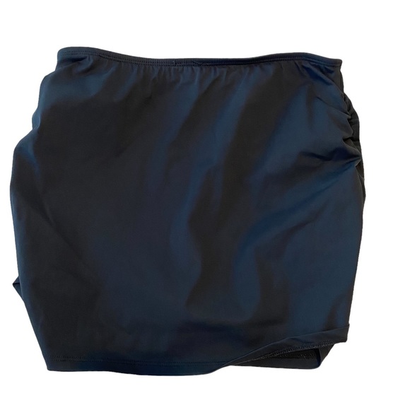 Spanx Love your assets swim skirted bottom - Picture 3 of 8